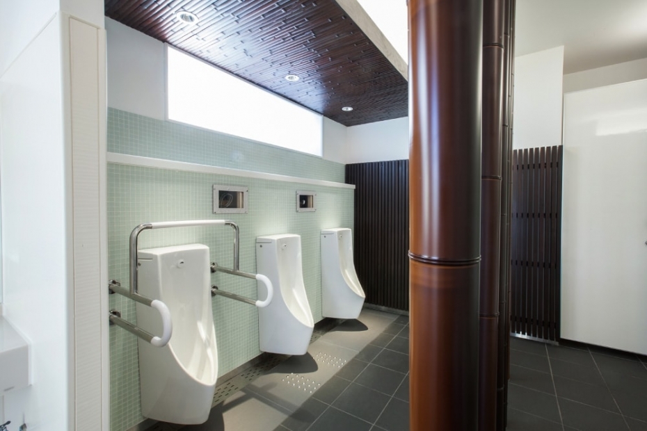京都・嵐山観光駐車場トイレ 施工実績[一覧] オフィス・教育施設・公共施設・商業施設など、水まわりのデザイン